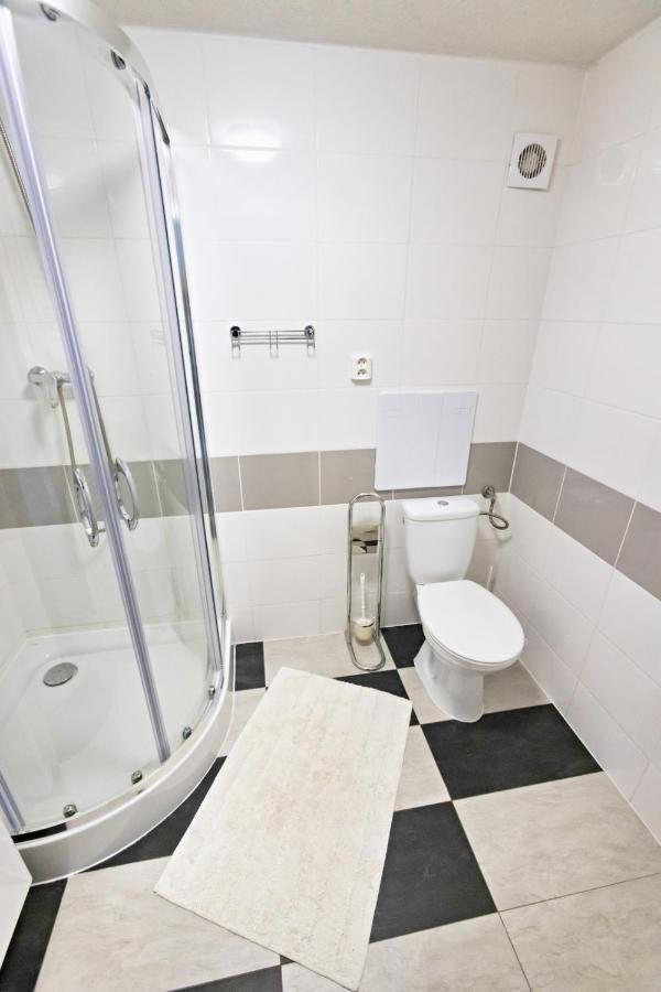 Apartmán Theo Veľký Slavkov Exterior foto
